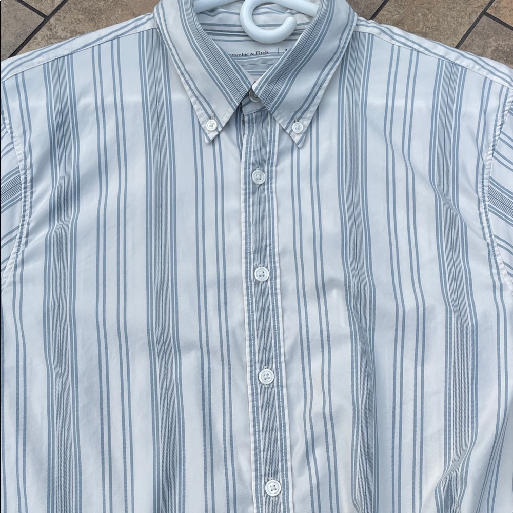 Abercrombie & Fitch Men's Blue and White Striped Shirt - Picture 5 of 8